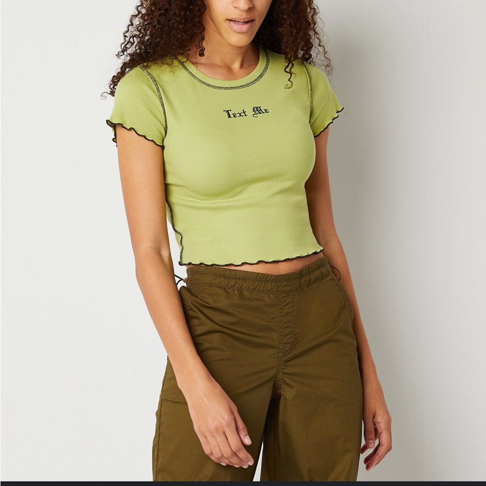 Arizona round neck Text Me crop top